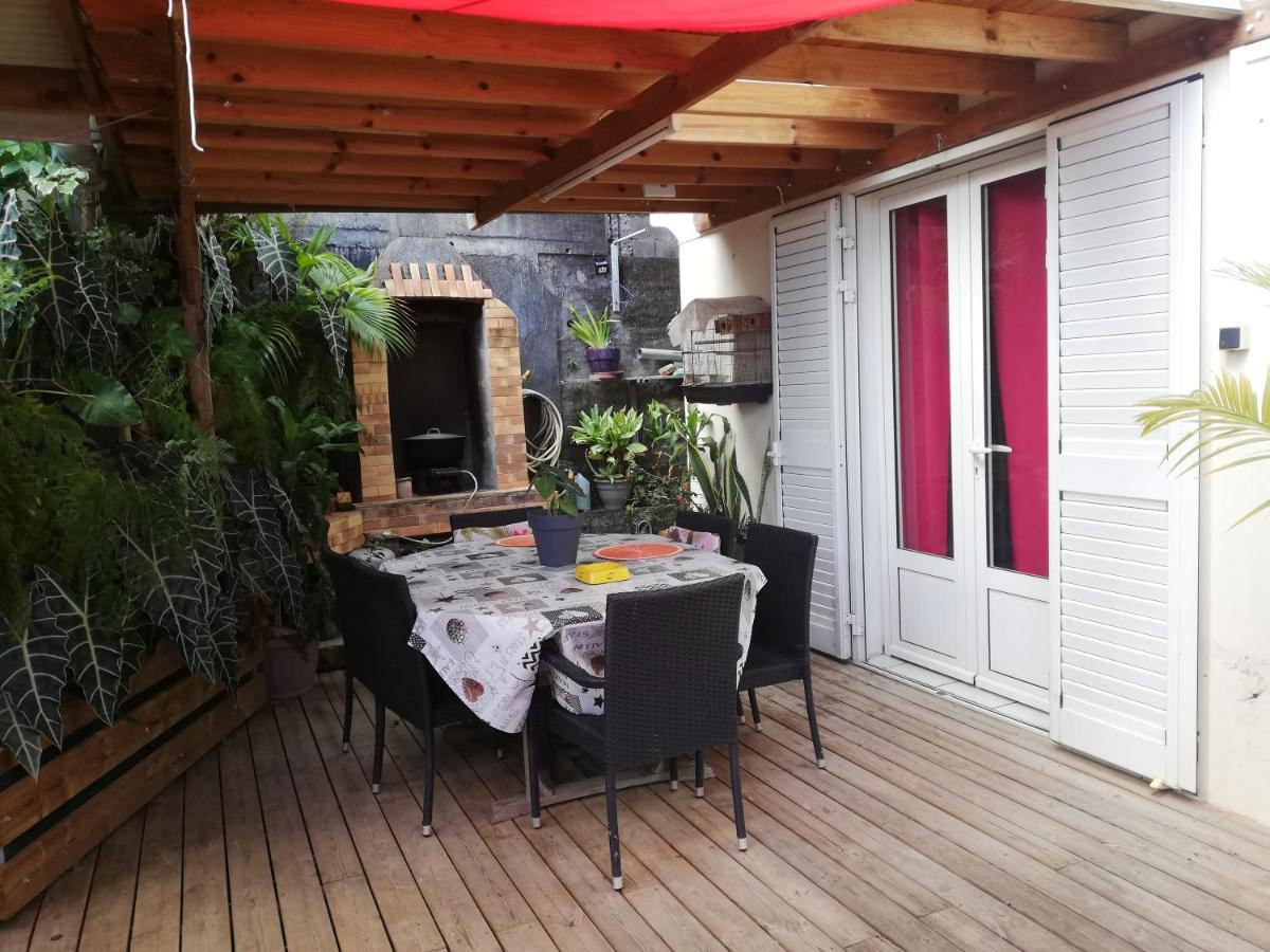 La Caz A Nou Lägenhet Saint Pierre Exteriör bild
